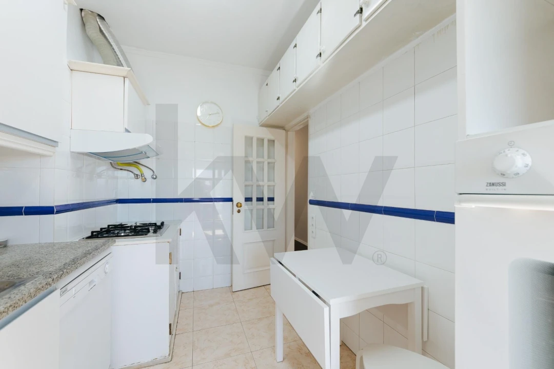 Apartamento T2 para Arrendamento em Carnide Foto 25
