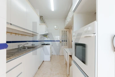 Apartamento T2 para Arrendamento em Carnide