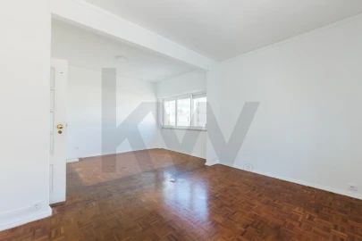 Apartamento T2 para Arrendamento em Carnide