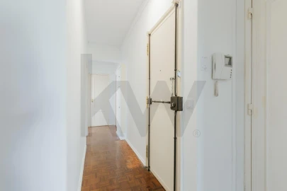 Apartamento T2 para Arrendamento em Carnide