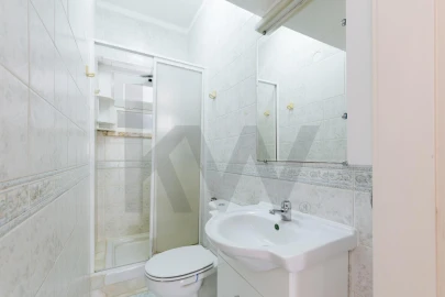 Apartamento T2 para Arrendamento em Carnide
