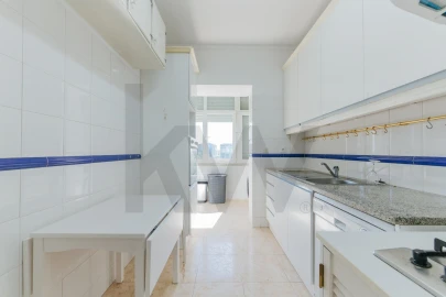 Apartamento T2 para Arrendamento em Carnide