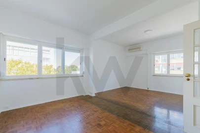 Apartamento T2 para Arrendamento em Carnide