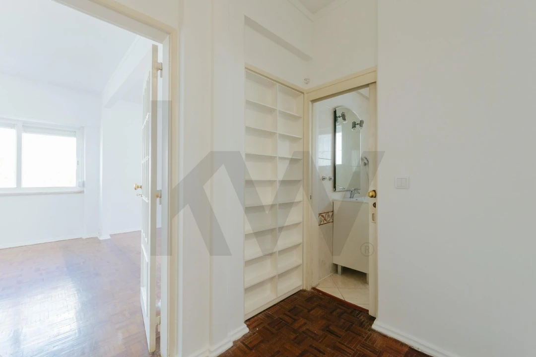 Apartamento T2 para Arrendamento em Carnide Foto 5