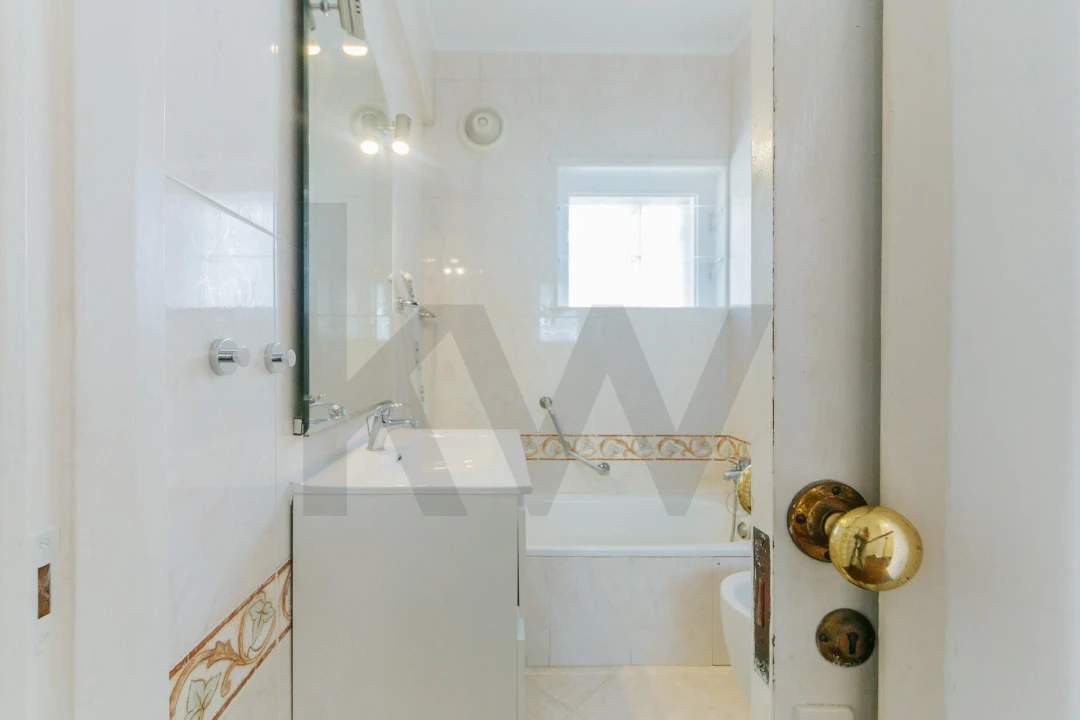 Apartamento T2 para Arrendamento em Carnide Foto 18