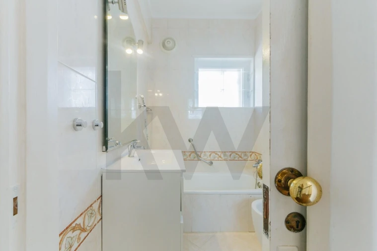 Apartamento T2 para Arrendamento em Carnide Foto 18