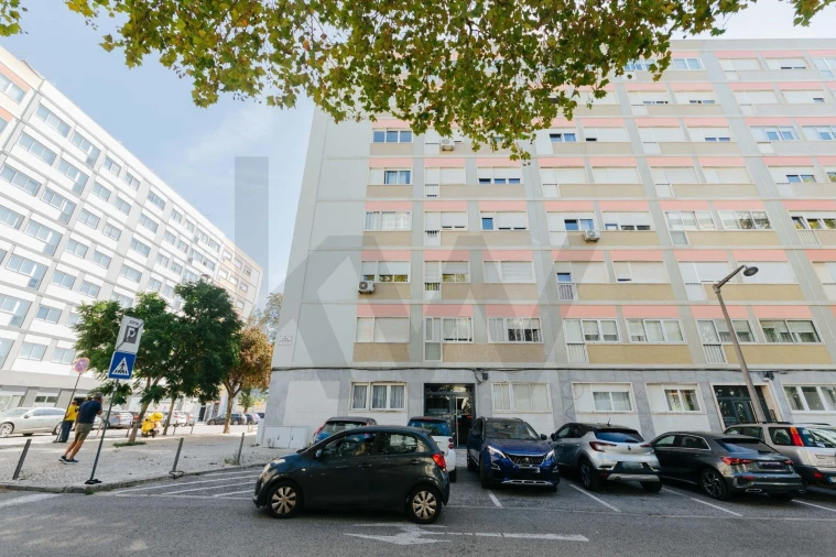 Apartamento T2 para Arrendamento em Carnide Foto 6