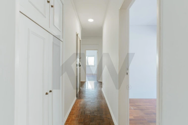 Apartamento T2 para Arrendamento em Carnide Foto 4