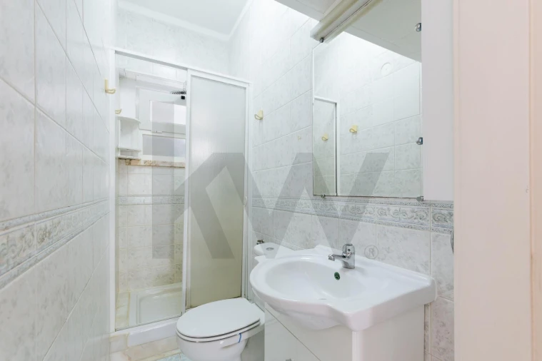 Apartamento T2 para Arrendamento em Carnide Foto 19