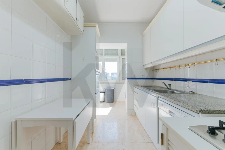 Apartamento T2 para Arrendamento em Carnide Foto 20