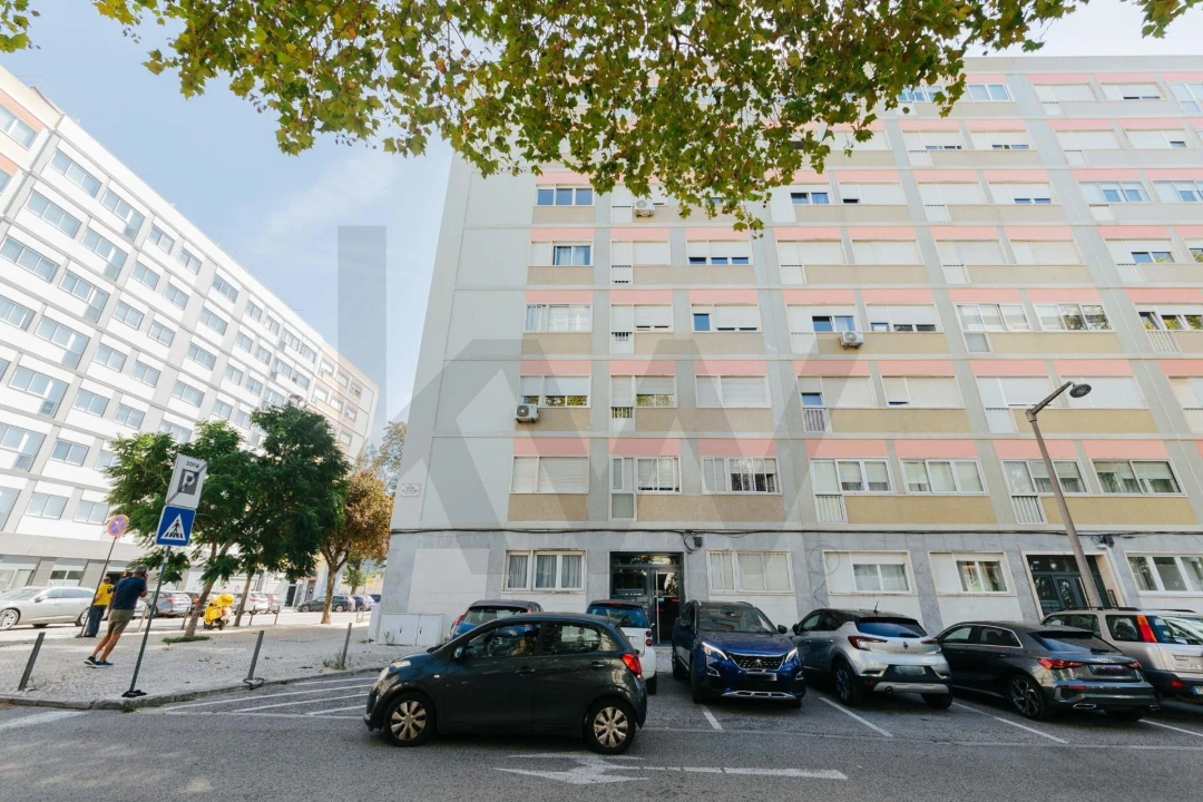 Apartamento T2 para Arrendamento em Carnide Foto 6