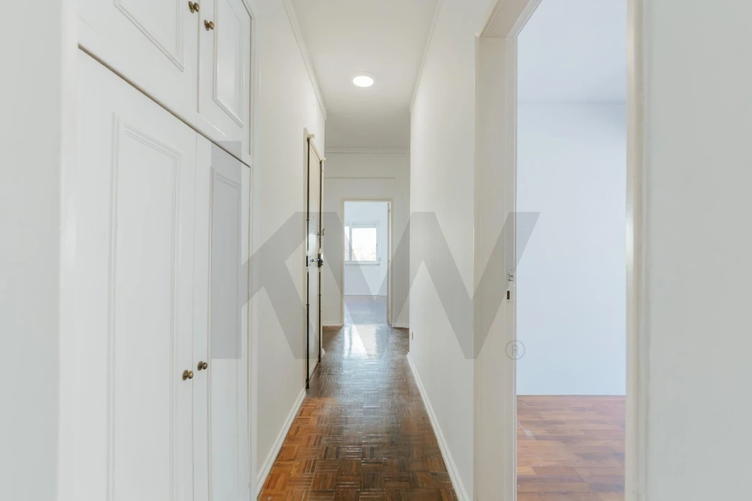 Apartamento T2 para Arrendamento em Carnide Foto 4