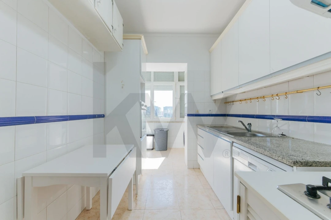 Apartamento T2 para Arrendamento em Carnide Foto 20