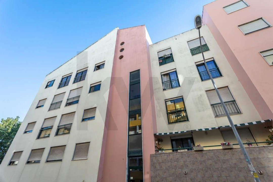 Apartamento T2 para Venda em Carnaxide e Queijas Foto 33