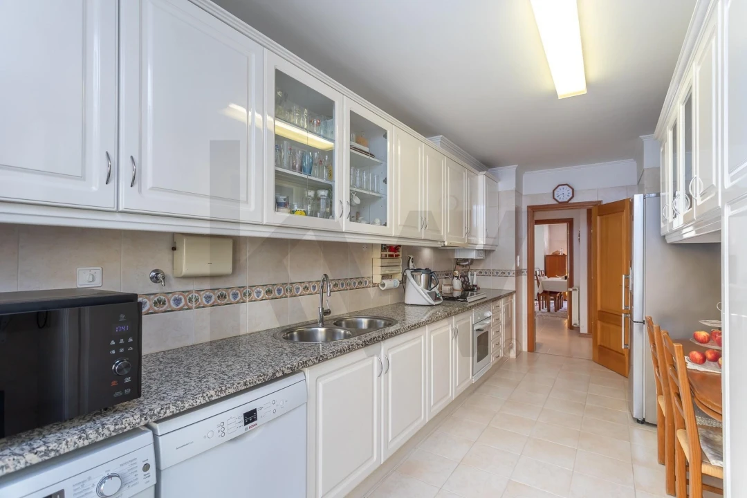 Apartamento T2 para Venda em Carnaxide e Queijas Foto 12