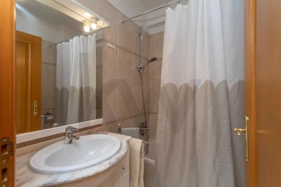 Apartamento T2 para Venda em Carnaxide e Queijas