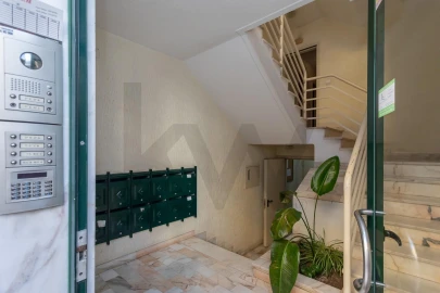 Apartamento T2 para Venda em Carnaxide e Queijas