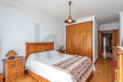 Apartamento T2 para Venda em Carnaxide e Queijas