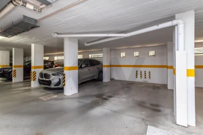 Apartamento T2 para Venda em Carnaxide e Queijas