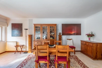 Apartamento T2 para Venda em Carnaxide e Queijas