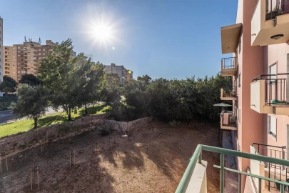 Apartamento T2 para Venda em Carnaxide e Queijas