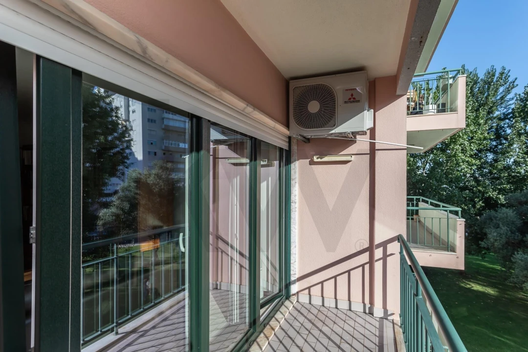 Apartamento T2 para Venda em Carnaxide e Queijas Foto 8