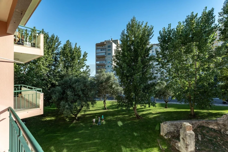 Apartamento T2 para Venda em Carnaxide e Queijas Foto 7