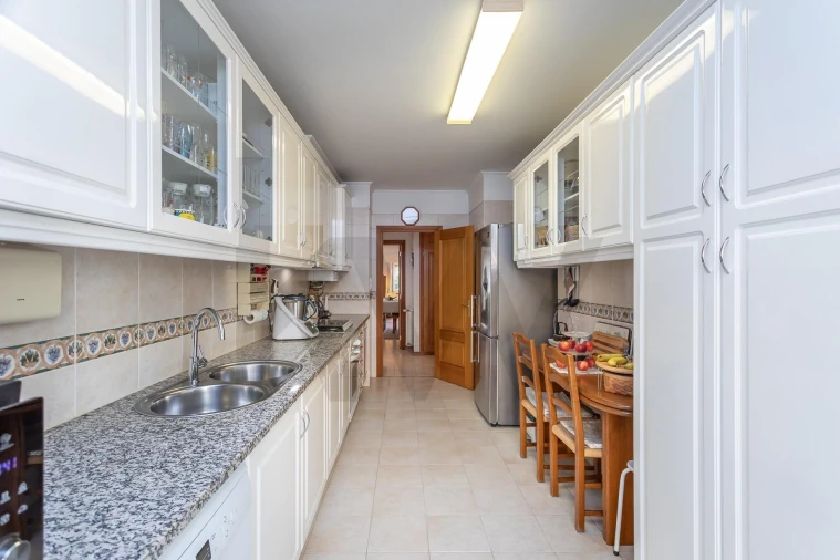 Apartamento T2 para Venda em Carnaxide e Queijas Foto 11