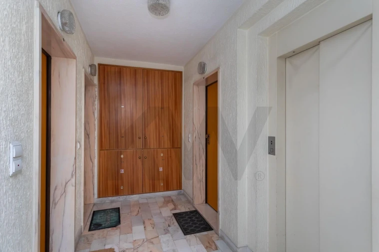 Apartamento T2 para Venda em Carnaxide e Queijas Foto 28