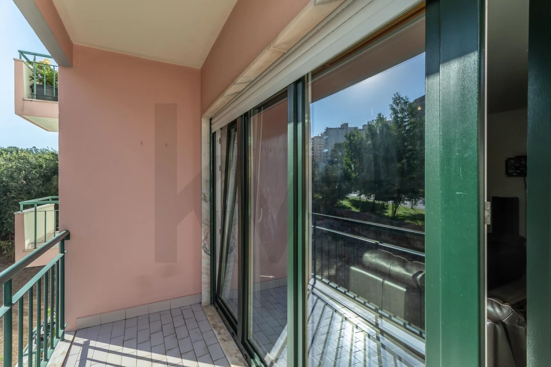 Apartamento T2 para Venda em Carnaxide e Queijas Foto 6