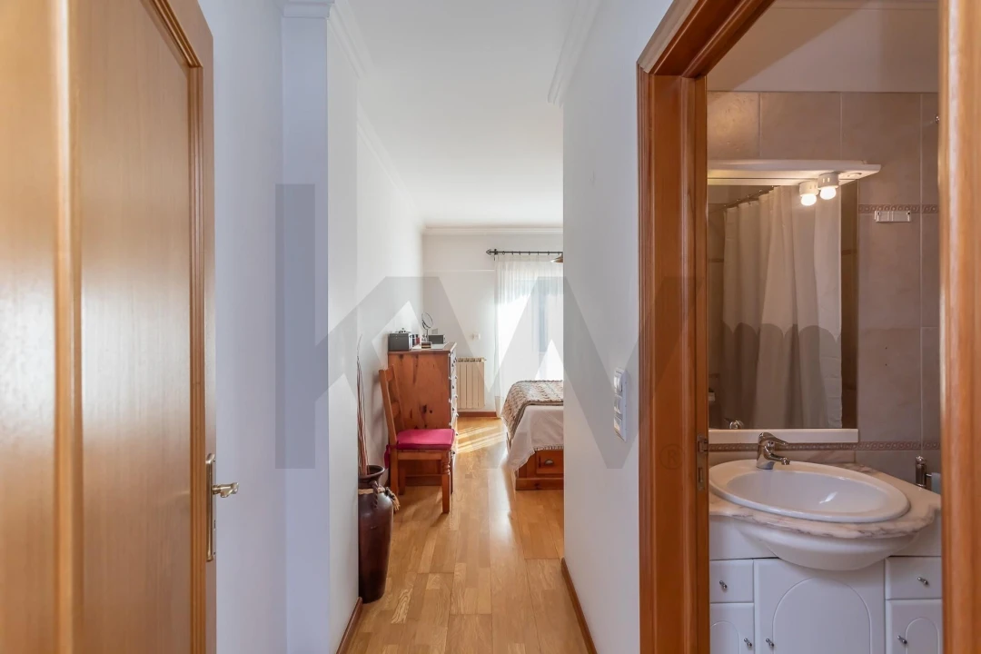 Apartamento T2 para Venda em Carnaxide e Queijas Foto 18