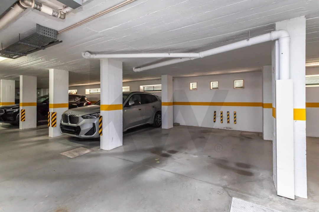Apartamento T2 para Venda em Carnaxide e Queijas Foto 31