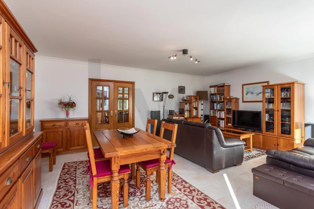 Apartamento T2 para Venda em Carnaxide e Queijas Foto 2