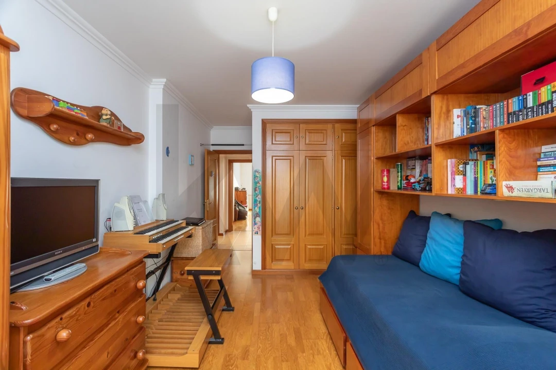 Apartamento T2 para Venda em Carnaxide e Queijas Foto 15
