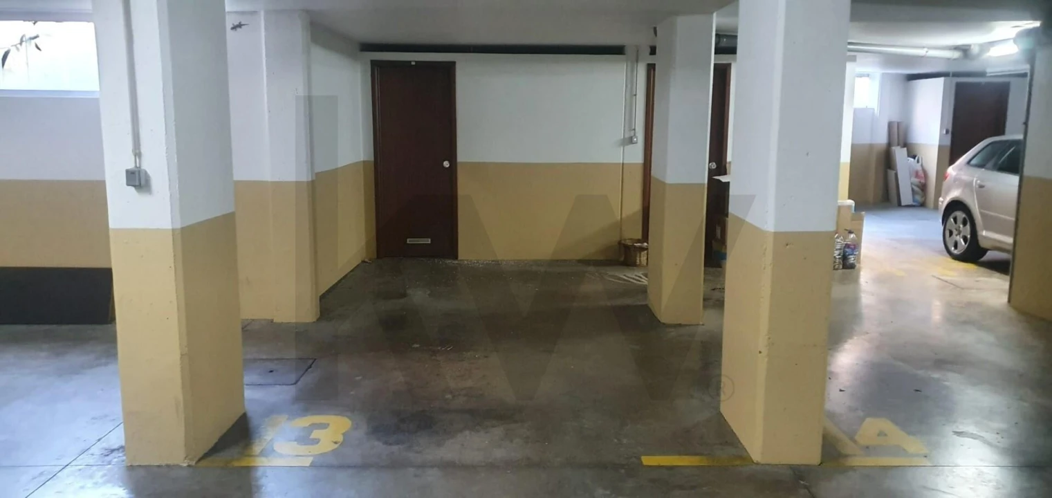 Apartamento T2 para Arrendamento em São Martinho Foto 9