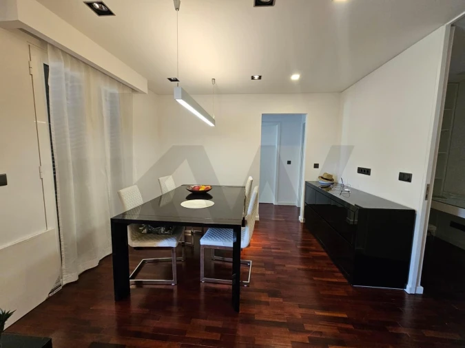 Apartamento T2 para Arrendamento em São Martinho Foto 10