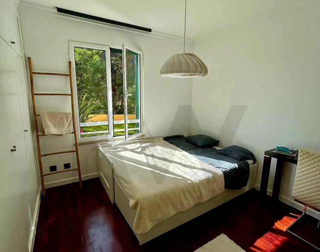 Apartamento T2 para Arrendamento em São Martinho Foto 7