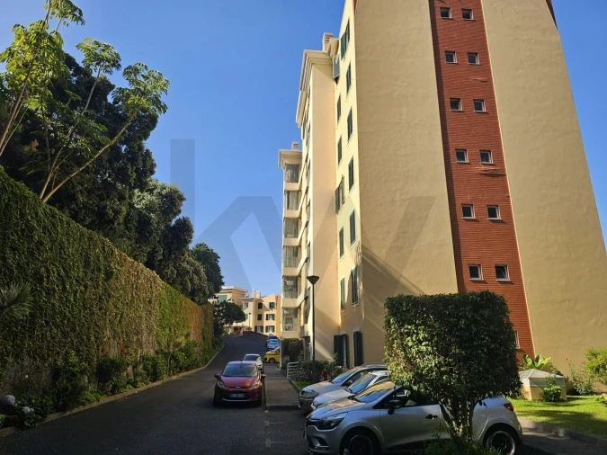 Apartamento T2 para Arrendamento em São Martinho Foto 5