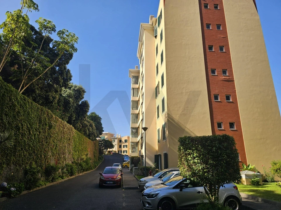 Apartamento T2 para Arrendamento em São Martinho Foto 5