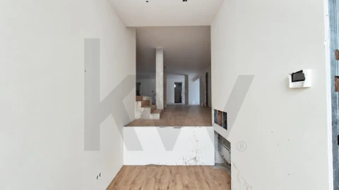 Apartamento T3 para Venda em Lordelo do Ouro e Massarelos