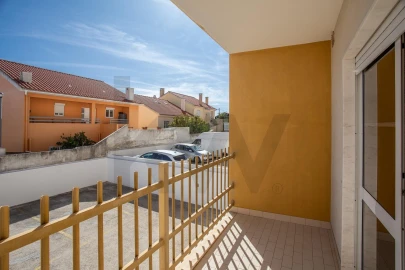 Apartamento T2 para Arrendamento em São Domingos de Rana