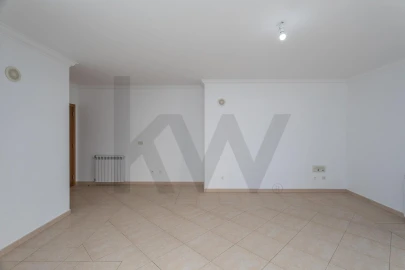Apartamento T2 para Arrendamento em São Domingos de Rana