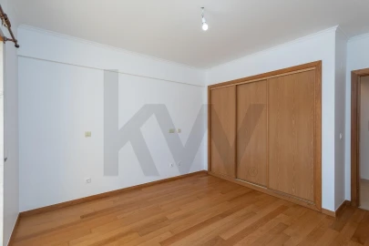 Apartamento T2 para Arrendamento em São Domingos de Rana