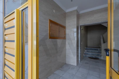 Apartamento T2 para Arrendamento em São Domingos de Rana