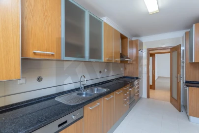 Apartamento T2 para Arrendamento em São Domingos de Rana