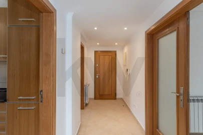 Apartamento T2 para Arrendamento em São Domingos de Rana