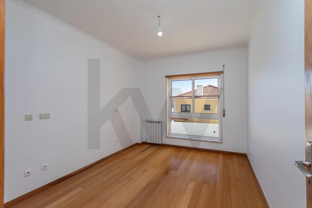 Apartamento T2 para Arrendamento em São Domingos de Rana Foto 32