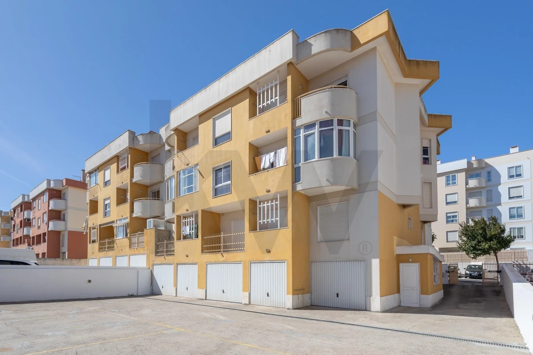 Apartamento T2 para Arrendamento em São Domingos de Rana Foto 44