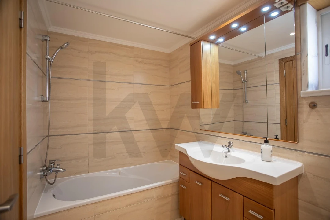 Apartamento T2 para Arrendamento em São Domingos de Rana Foto 36
