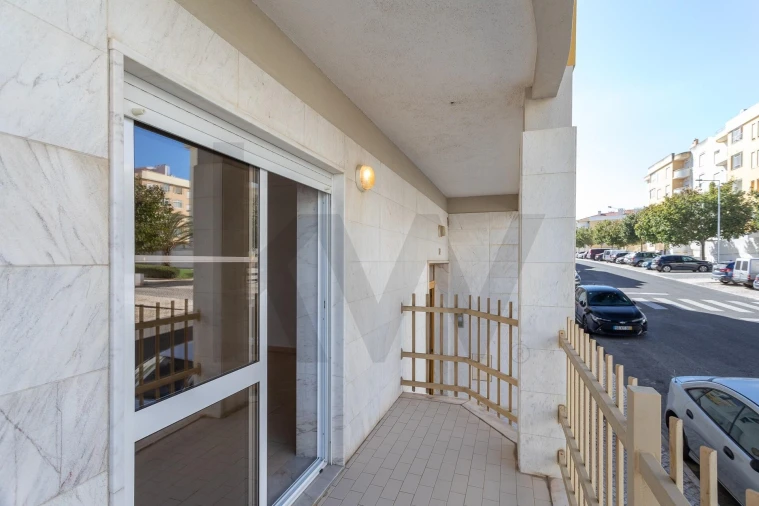 Apartamento T2 para Arrendamento em São Domingos de Rana Foto 10